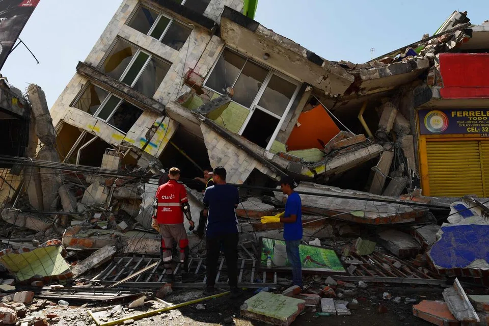Gempa Colombia: Wanita diselamatkan selepas hampir 30 jam tertimbus dalam runtuhan