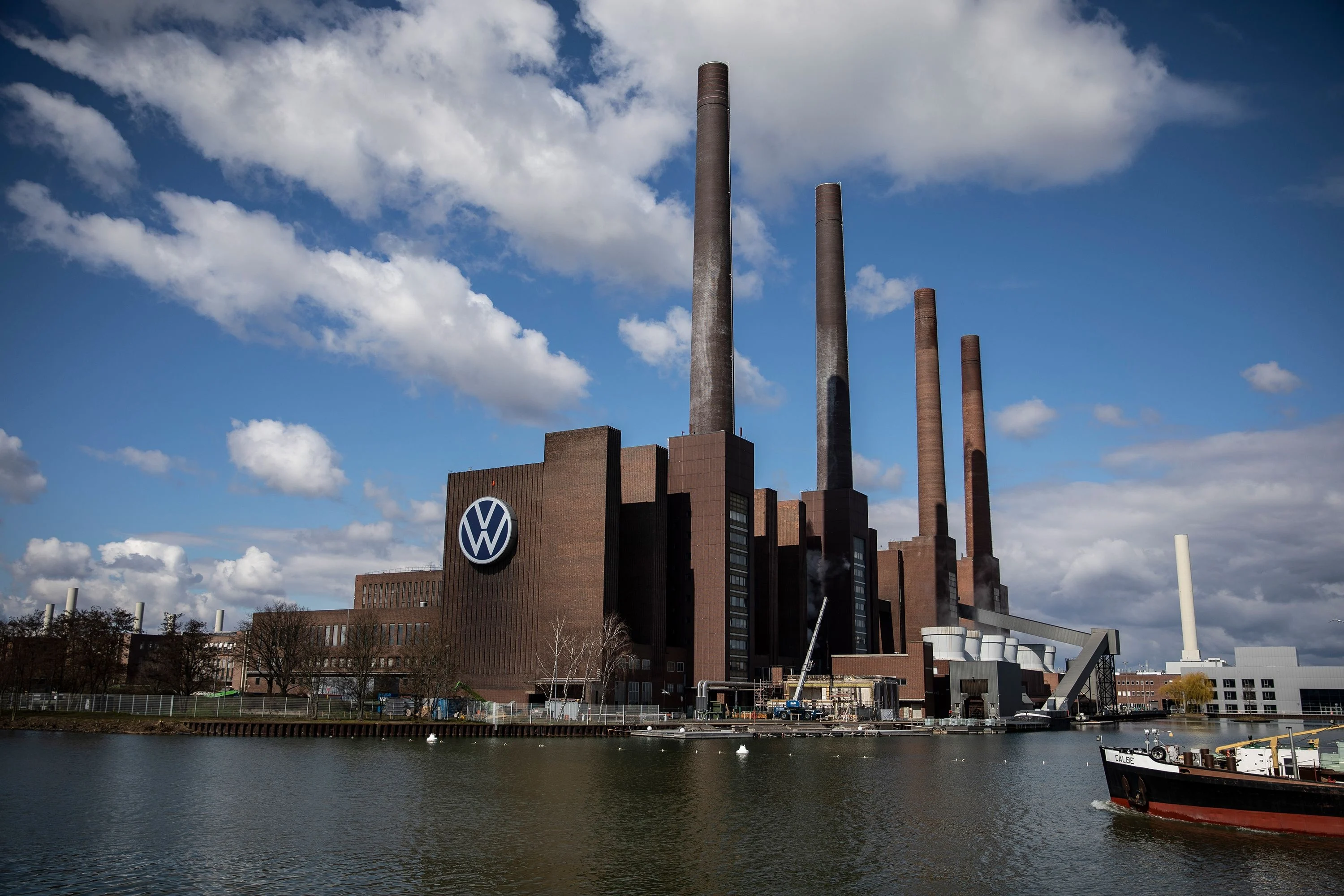 Volkswagen Bakal Kurangkan 50,000 Pekerjaan Menjelang 2030